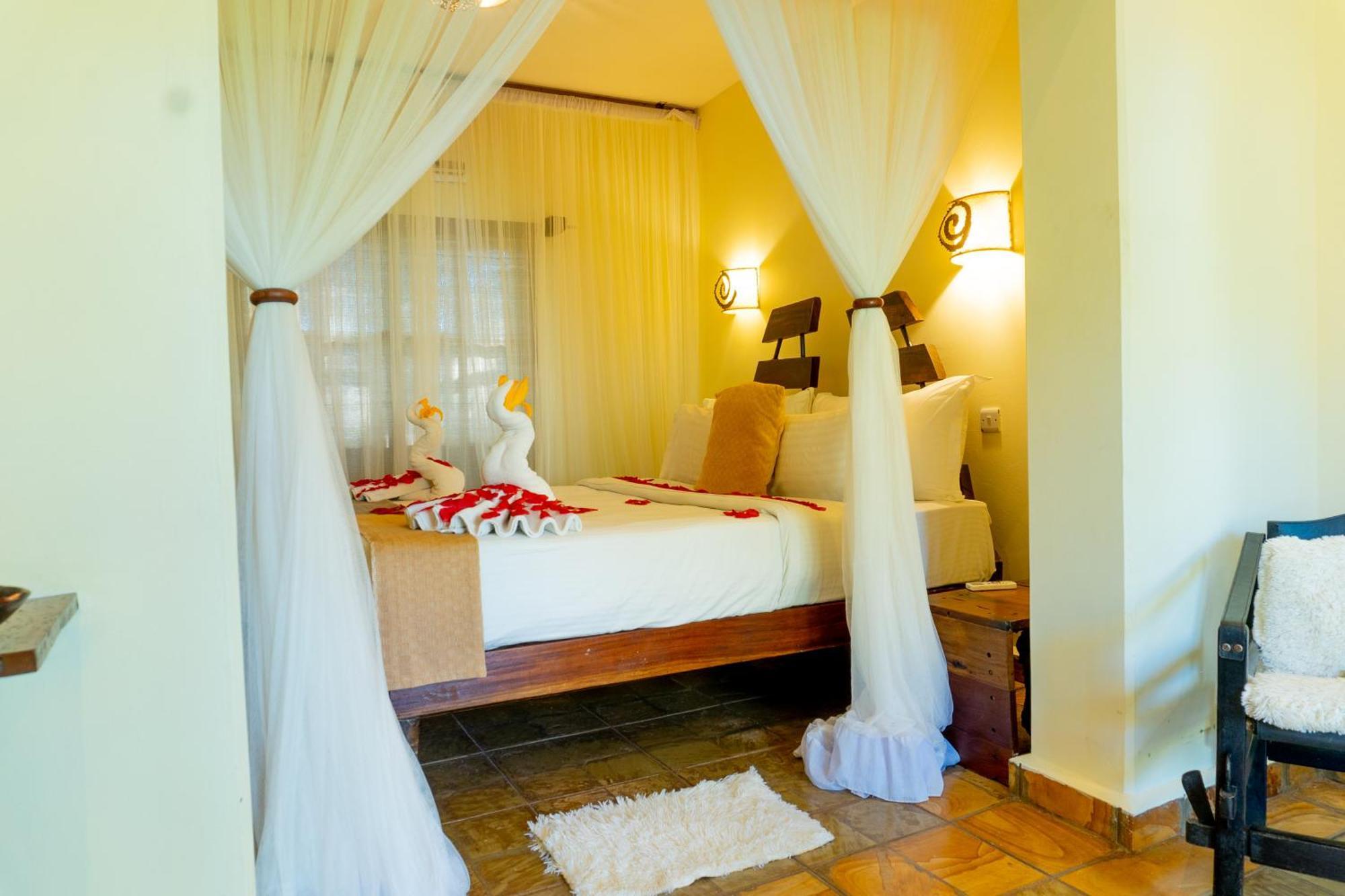 Weru Weru River Lodge Moshi Bagian luar foto