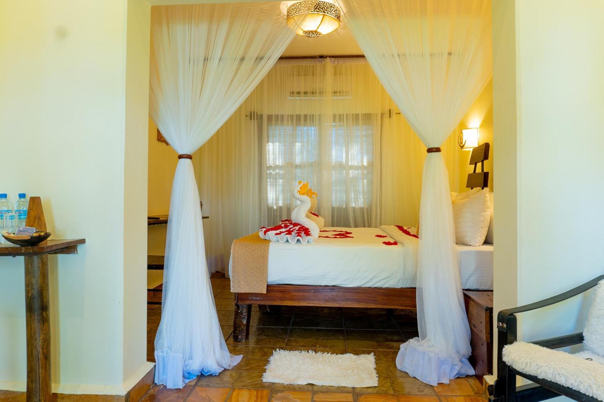 Weru Weru River Lodge Moshi Bagian luar foto
